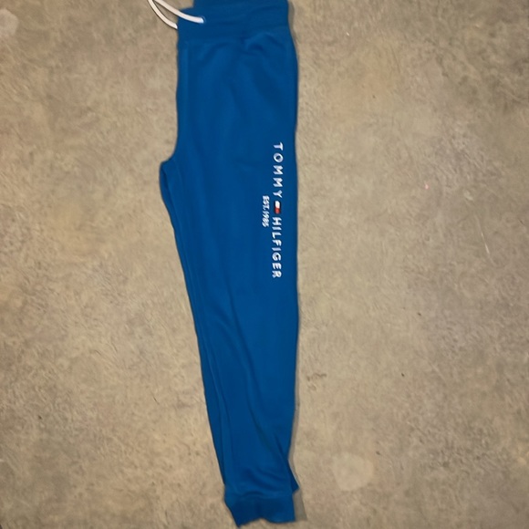 🔥 Tommy Hilfiger outfit 🔥 - Picture 7 of 10